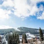 Hotel Pid Strihoju Boekovel