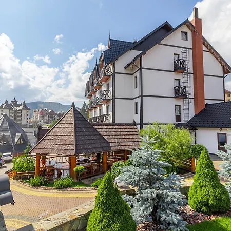 Pid Strihoju Otel