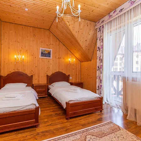 Pid Strihoju Hotel *