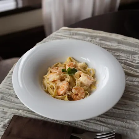 Hotel Pid Strihoju *