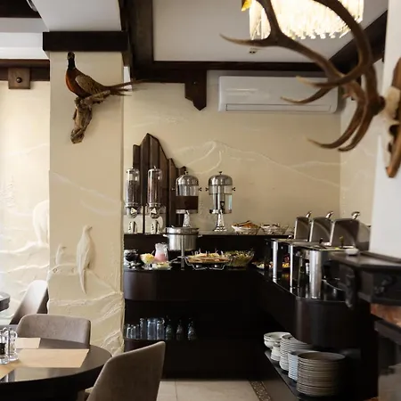 Pid Strihoju * Μπούκοβελ