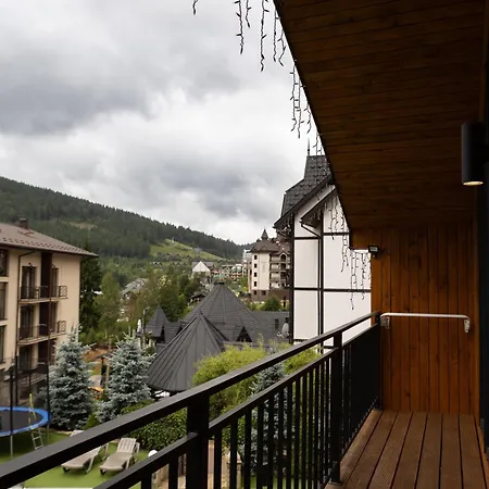 Pid Strihoju Hotel Bukovel