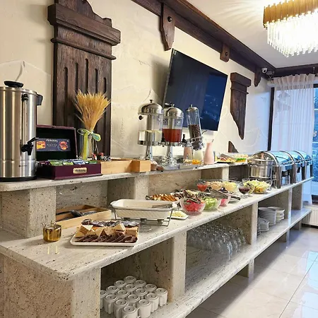 Hotel Pid Strihoju *