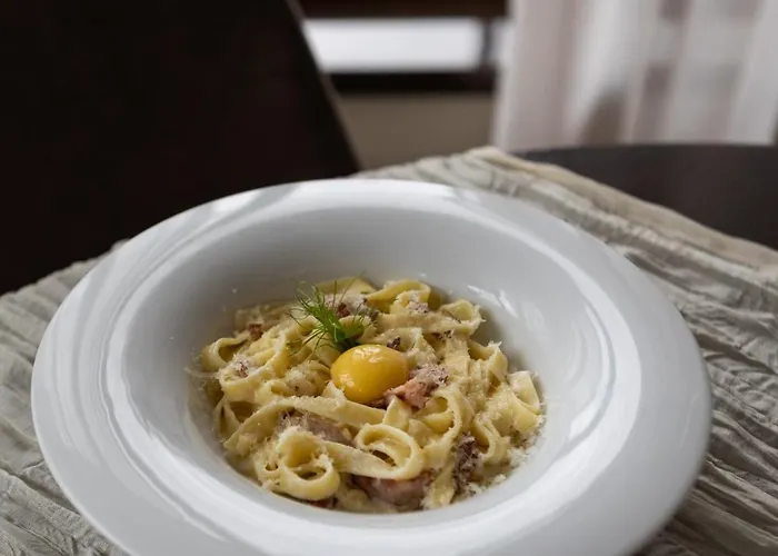 Pid Strihoju 酒店 *