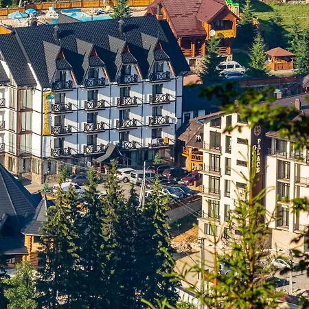 Hotel Pid Strihoju