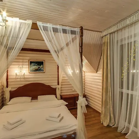 Hotel Pid Strihoju