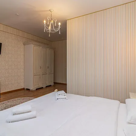 Hotel Pid Strihoju *